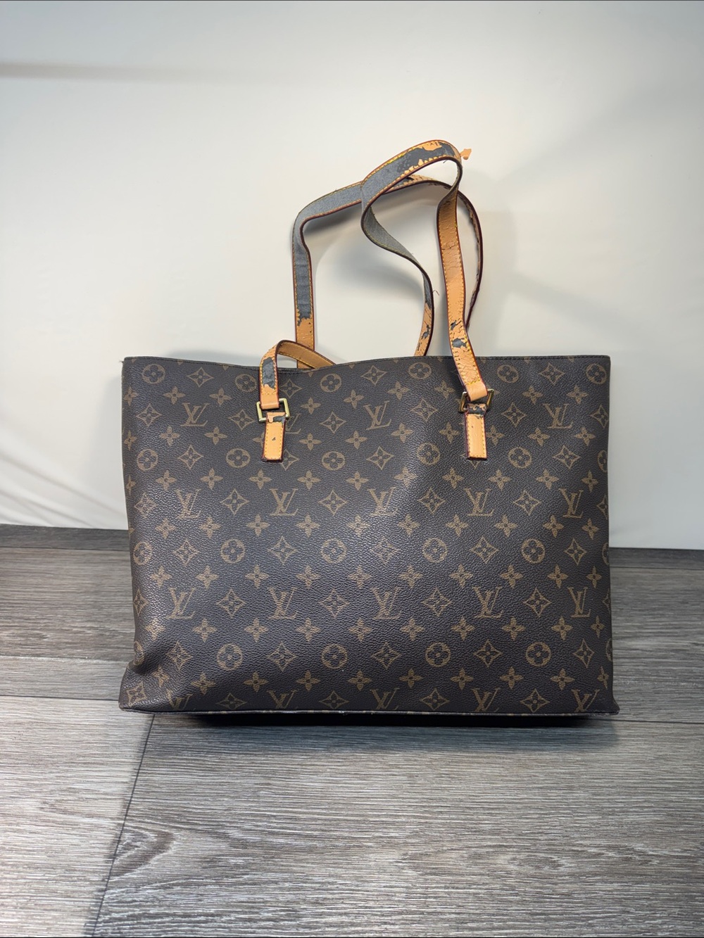 Louis Vuitton Monogram Canvas Tote in Brown with Tan Straps - Picture 2 of 12